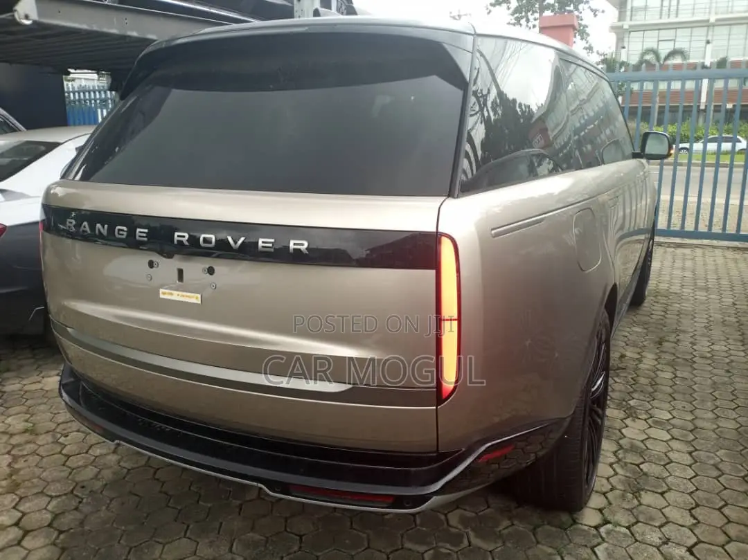 New Land Rover Range Rover Vogue 2025 Gold