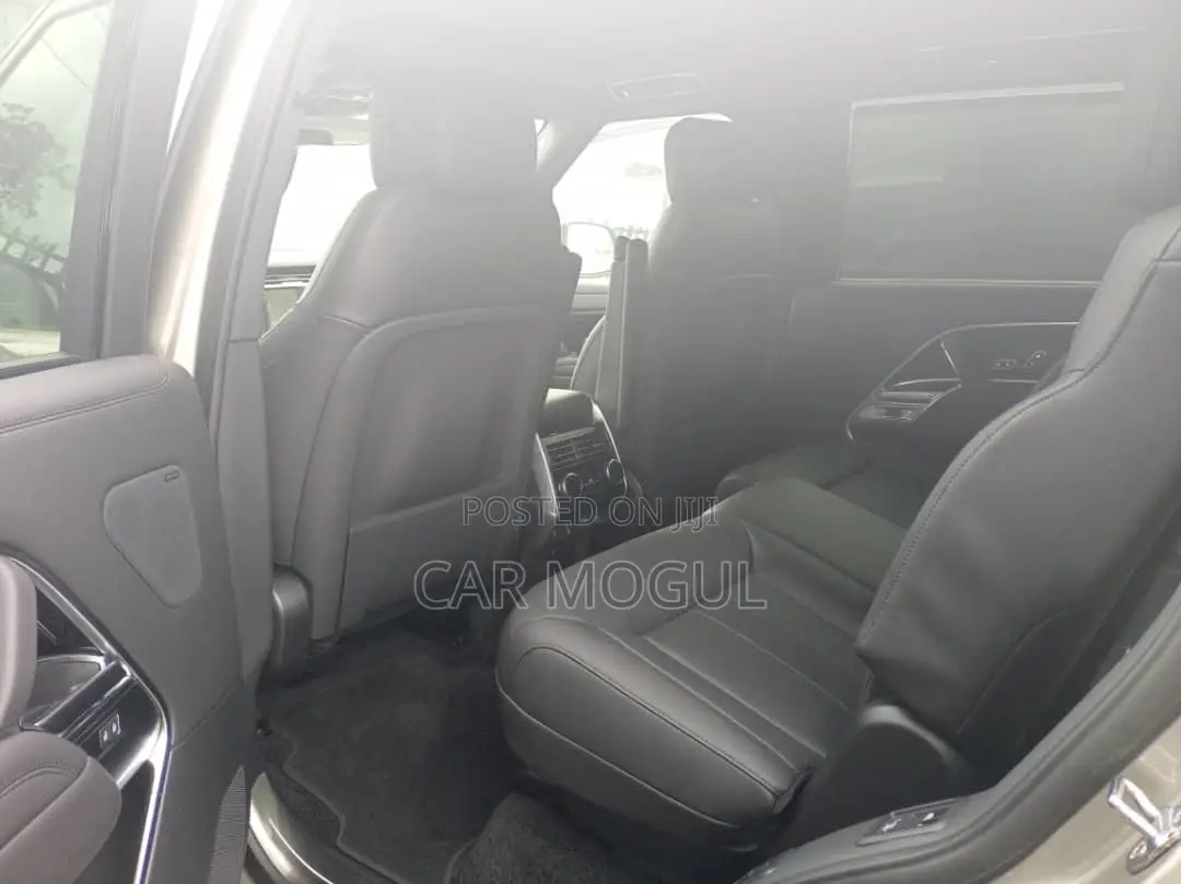 New Land Rover Range Rover Vogue 2025 Gold