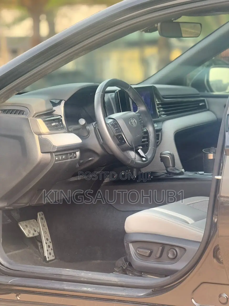 Toyota Camry SE 2025 Black
