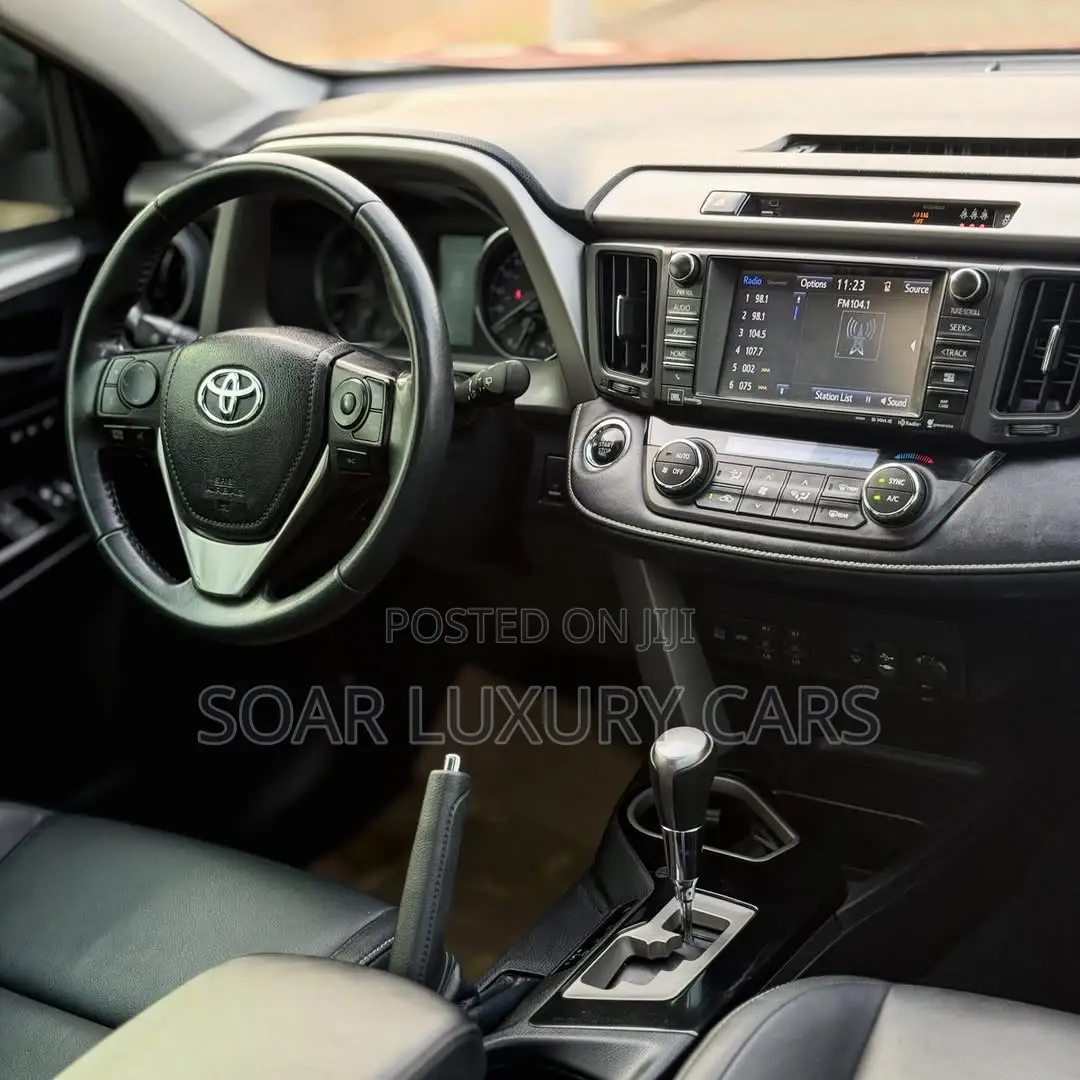 Toyota RAV4 Limited 4dr SUV AWD (2.5L 4cyl 6A) 2018 Maroon