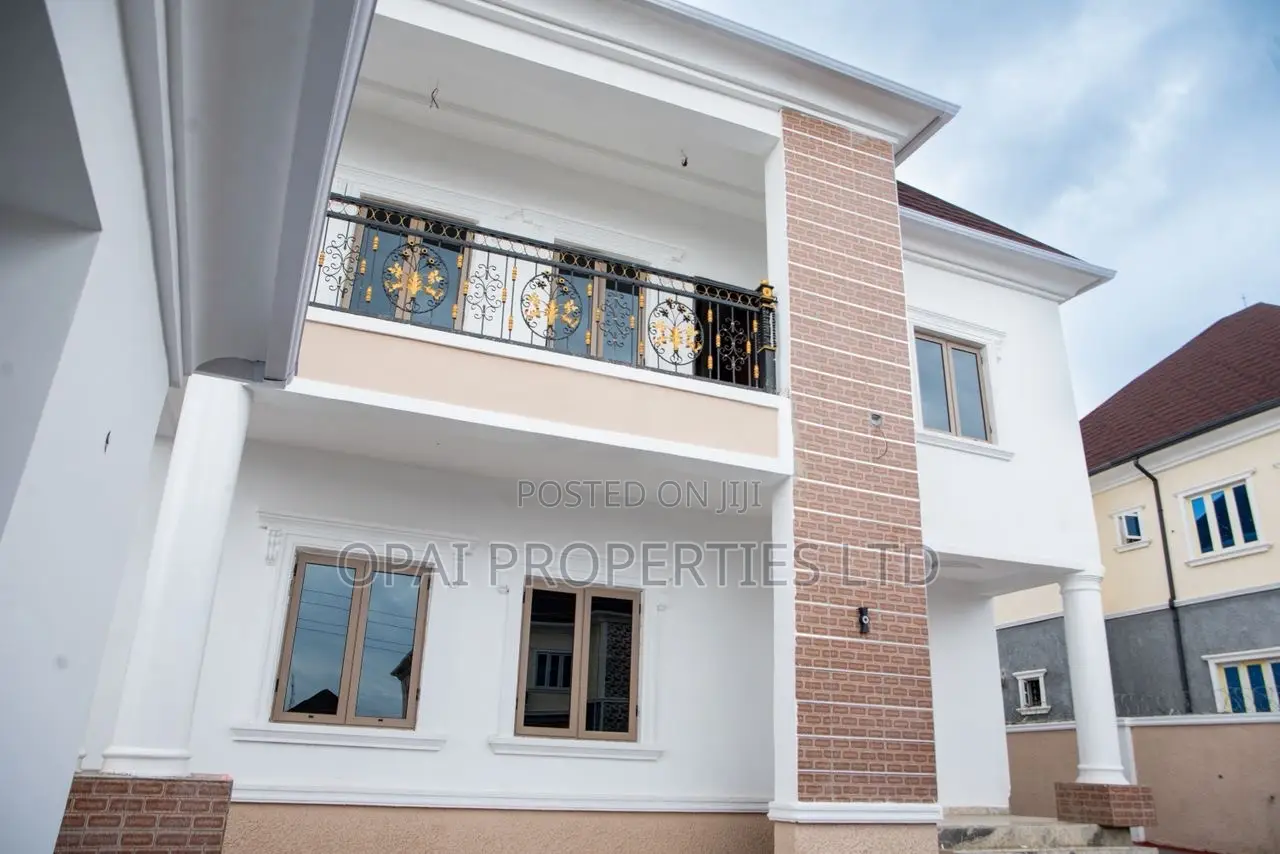 5bdrm Duplex in Summit Estate, Kiami for sale