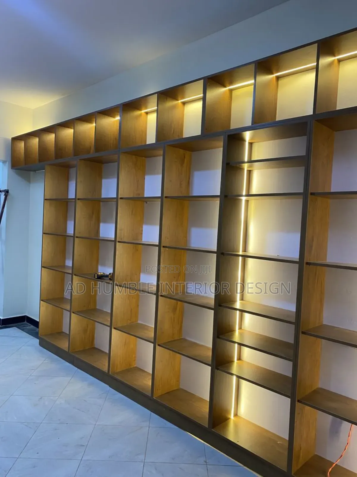 Wooden Market Shelves With Cabinet
