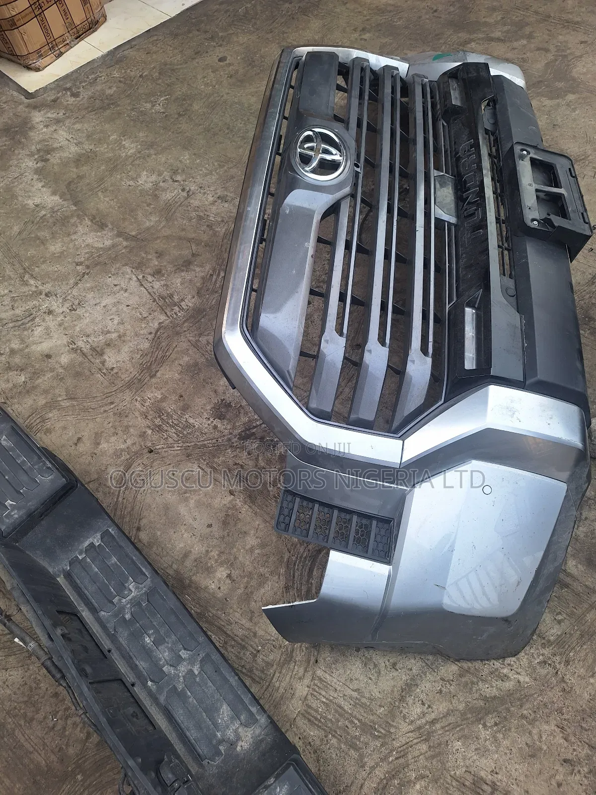 Complete Tokunbo Front Bumper Tundra 2024-2025