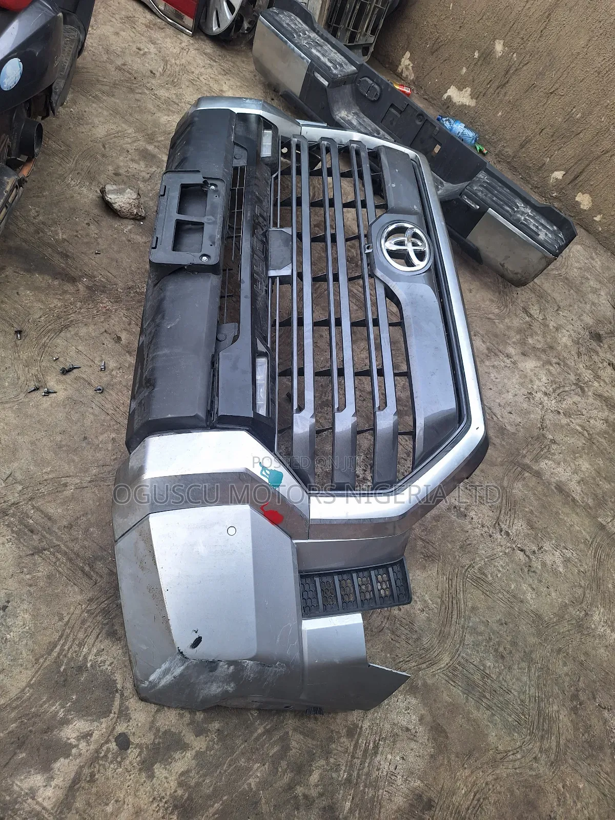 Complete Tokunbo Front Bumper Tundra 2024-2025
