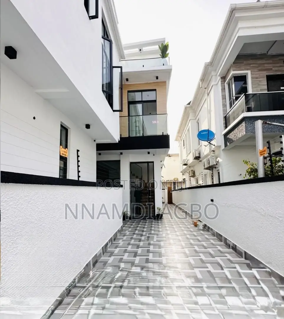 4bdrm Duplex in Chevron for rent