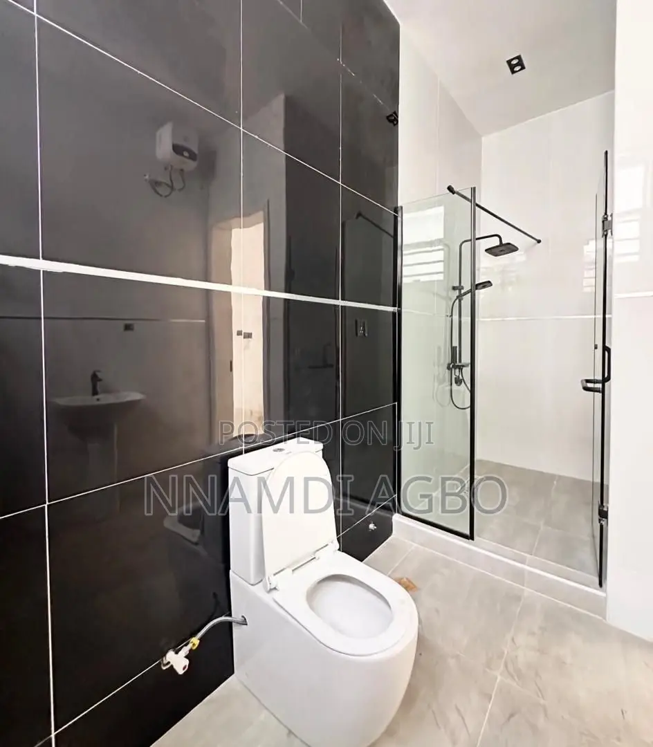 4bdrm Duplex in Chevron for rent