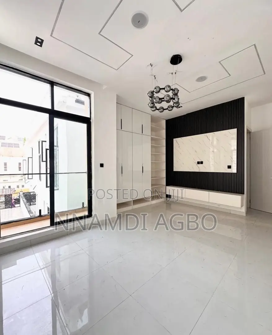 4bdrm Duplex in Chevron for rent