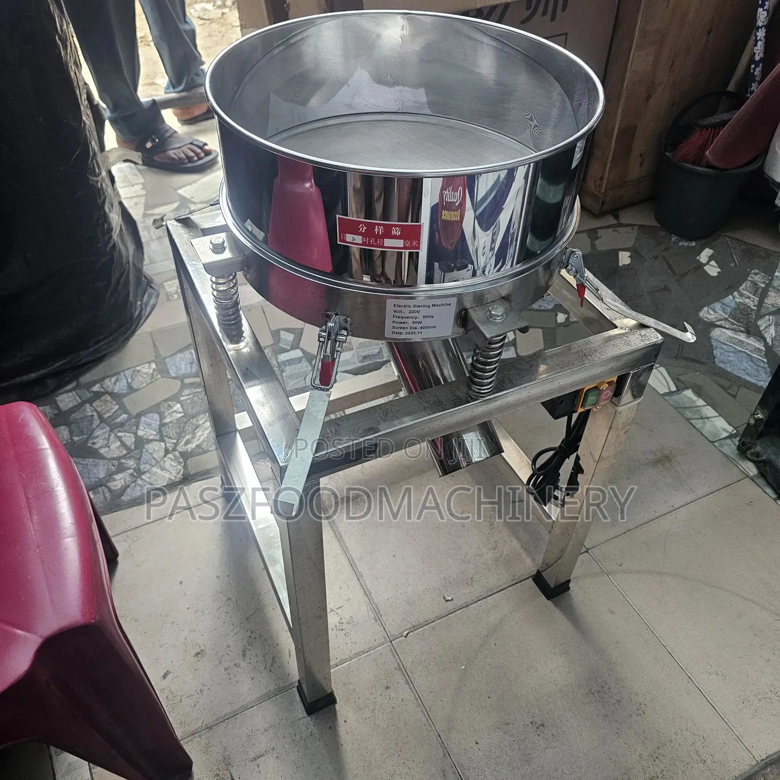 L Stainless Vibrating Sieve Machine For Powder Screening