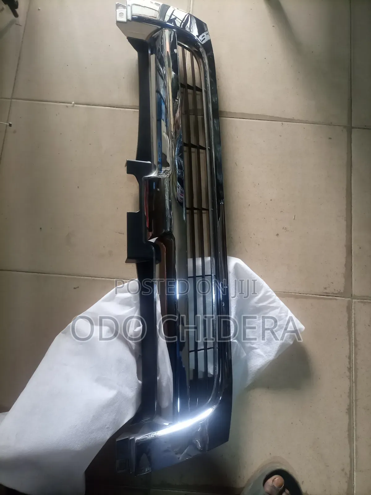 Front Grill Hiace 2005