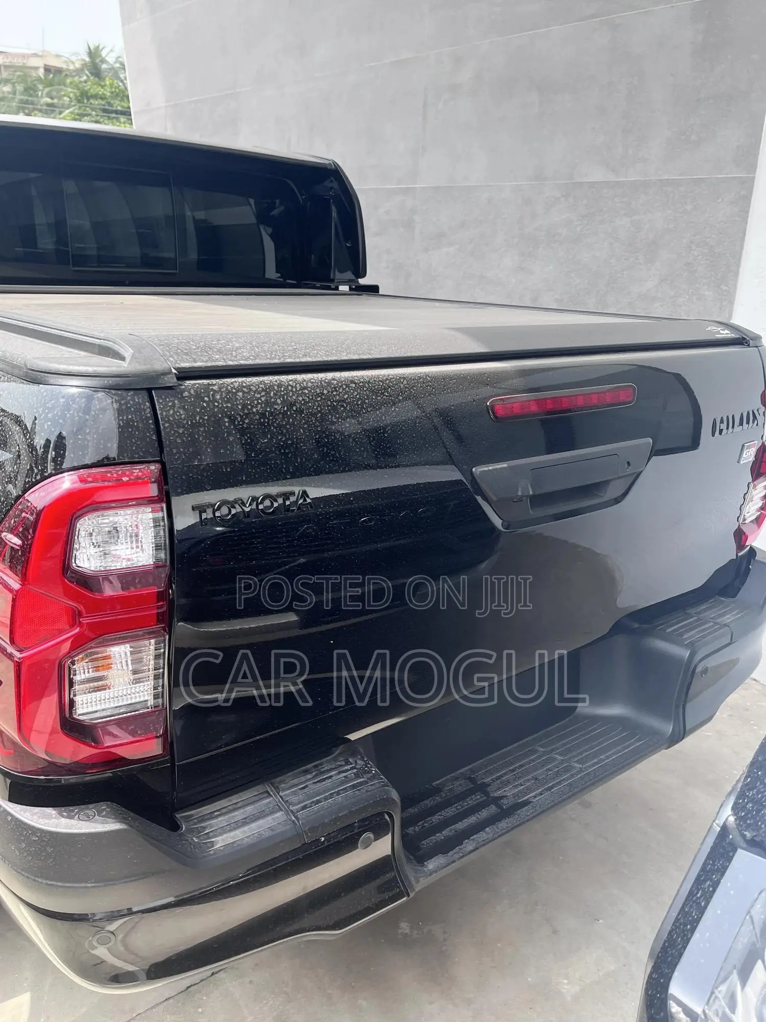 New Toyota Hilux 2025 Black