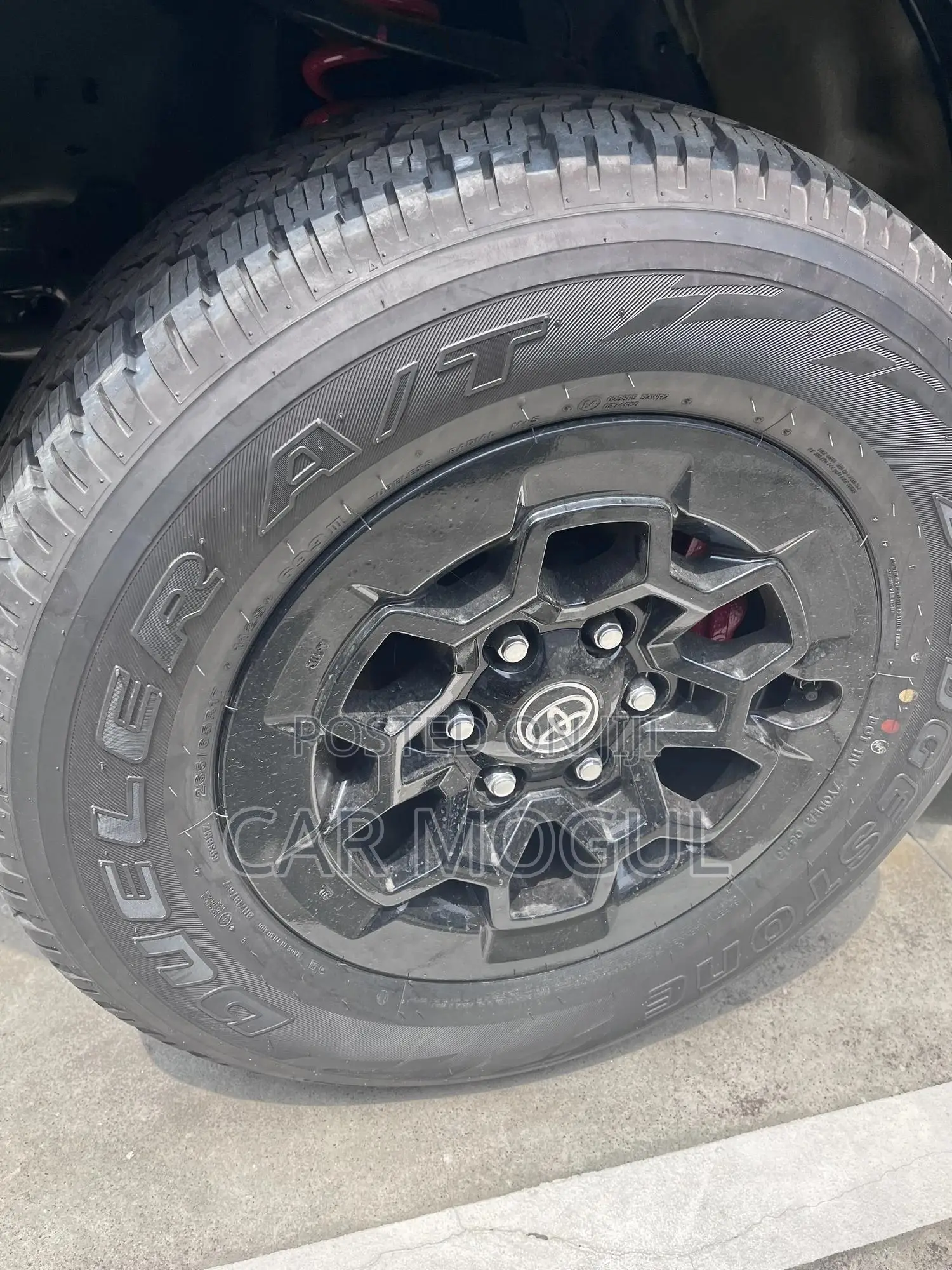 New Toyota Hilux 2025 Black