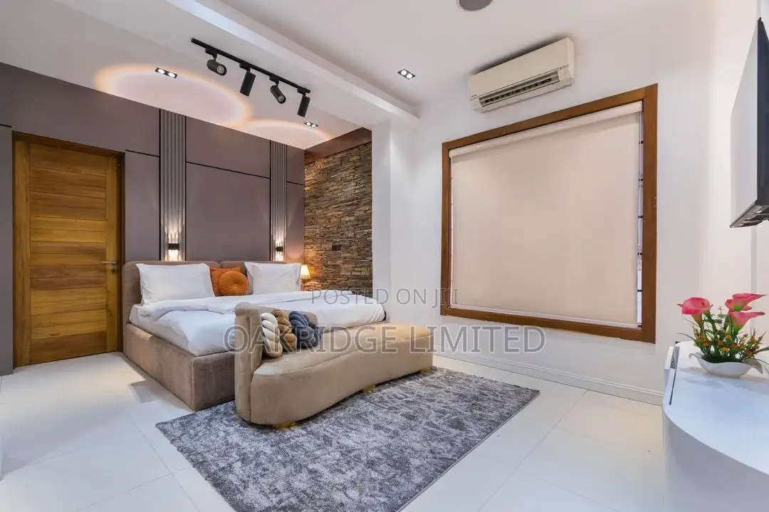 Luxury 1 Bedroom Available for Immediate Check In