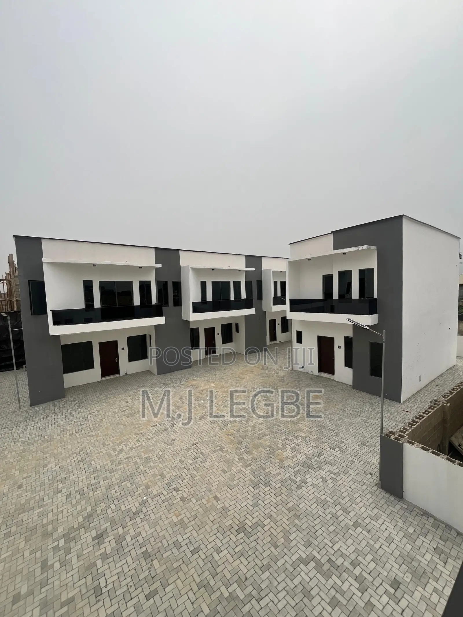 3bdrm Duplex in Lbs, Ajah for sale