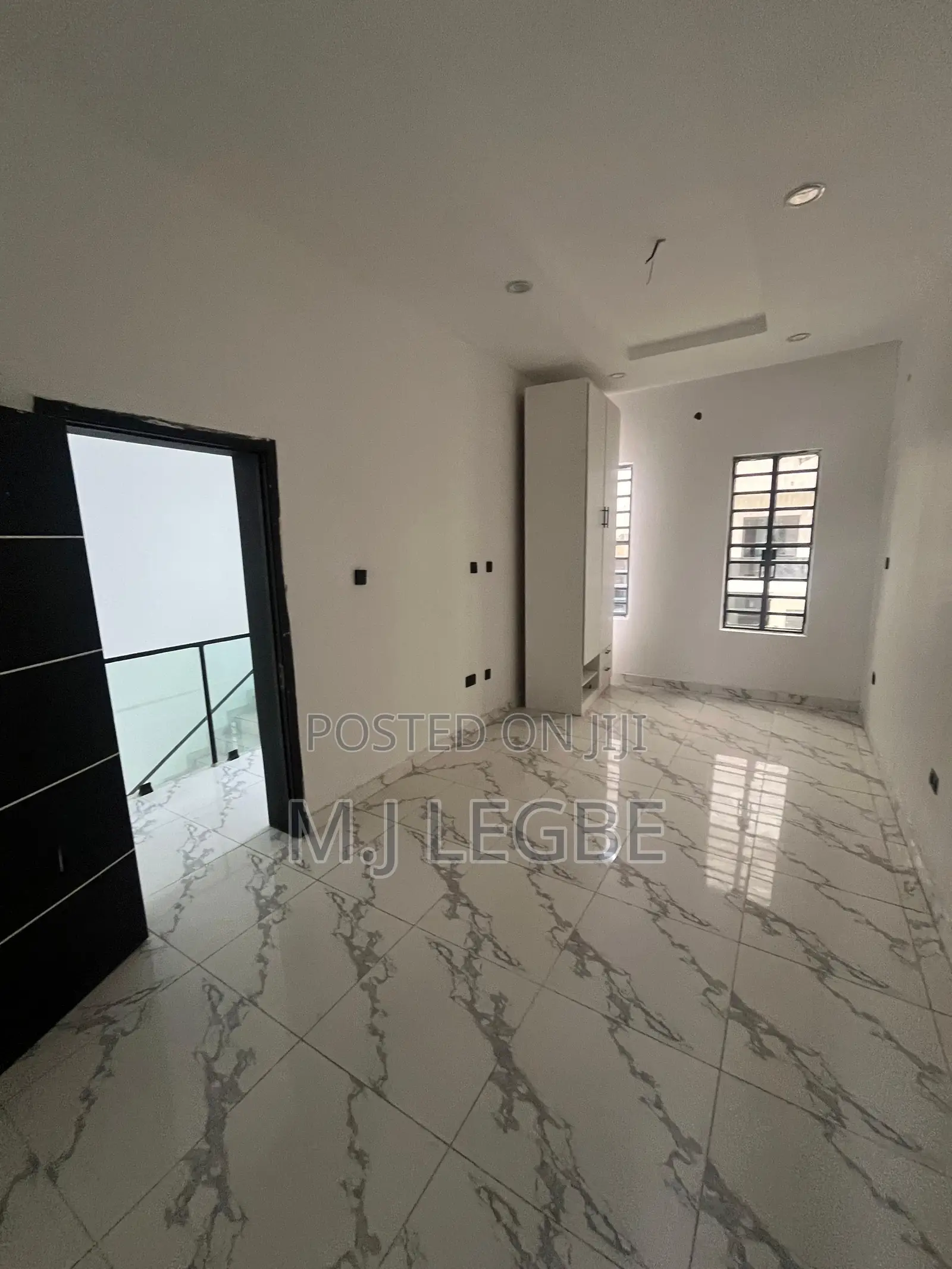 3bdrm Duplex in Lbs, Ajah for sale