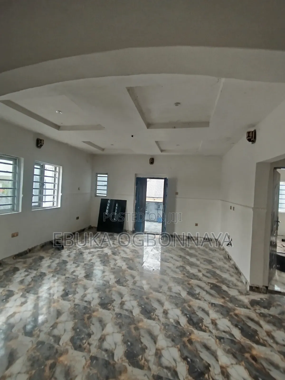 1bdrm Block of Flats in Sars Road, Obio-Akpor for rent