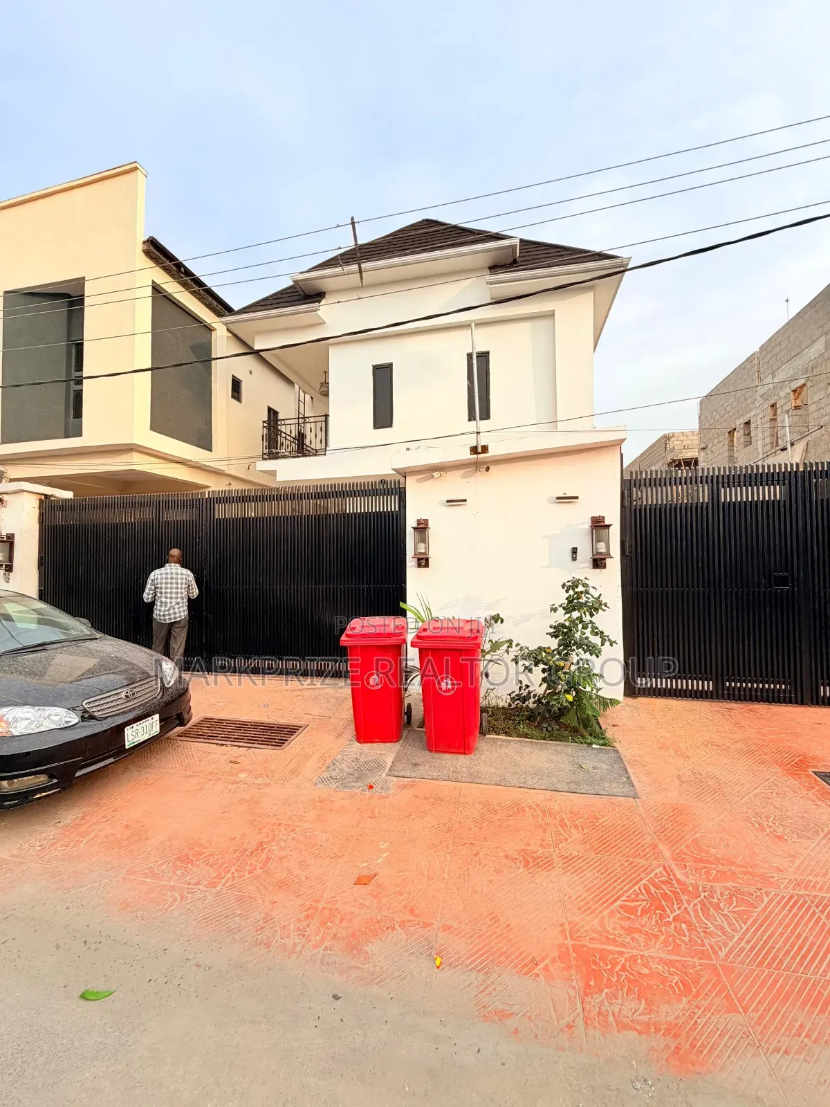 4bdrm Duplex in Surulere Lagos, Eric Moore for sale