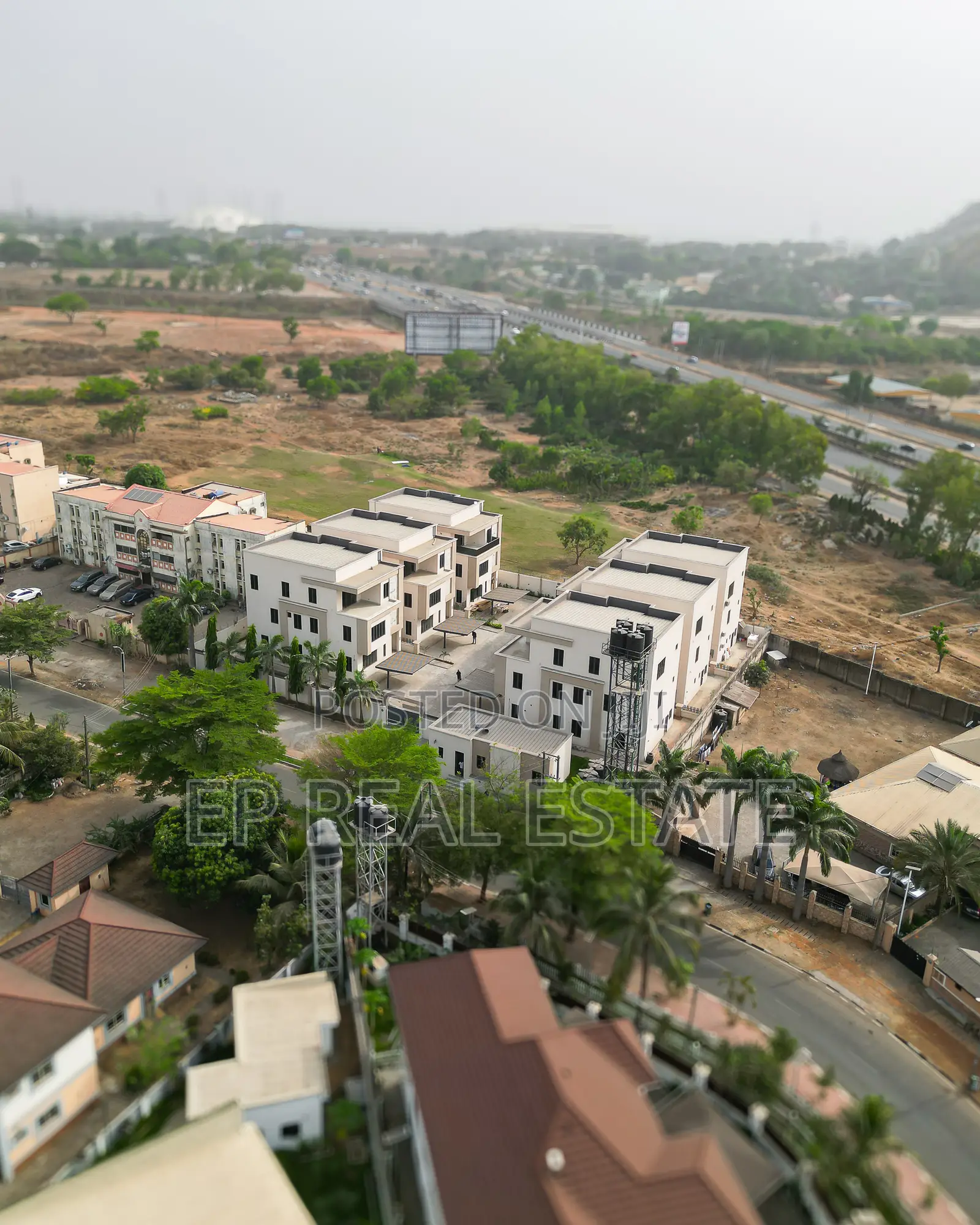 5bdrm Duplex in Wuse for sale