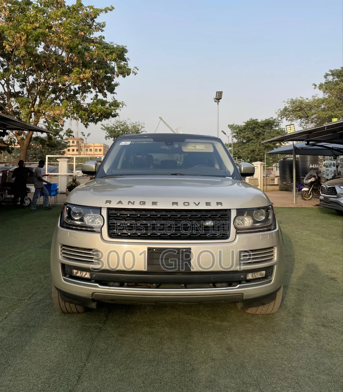 Land Rover Range Rover Vogue 2016 Gold