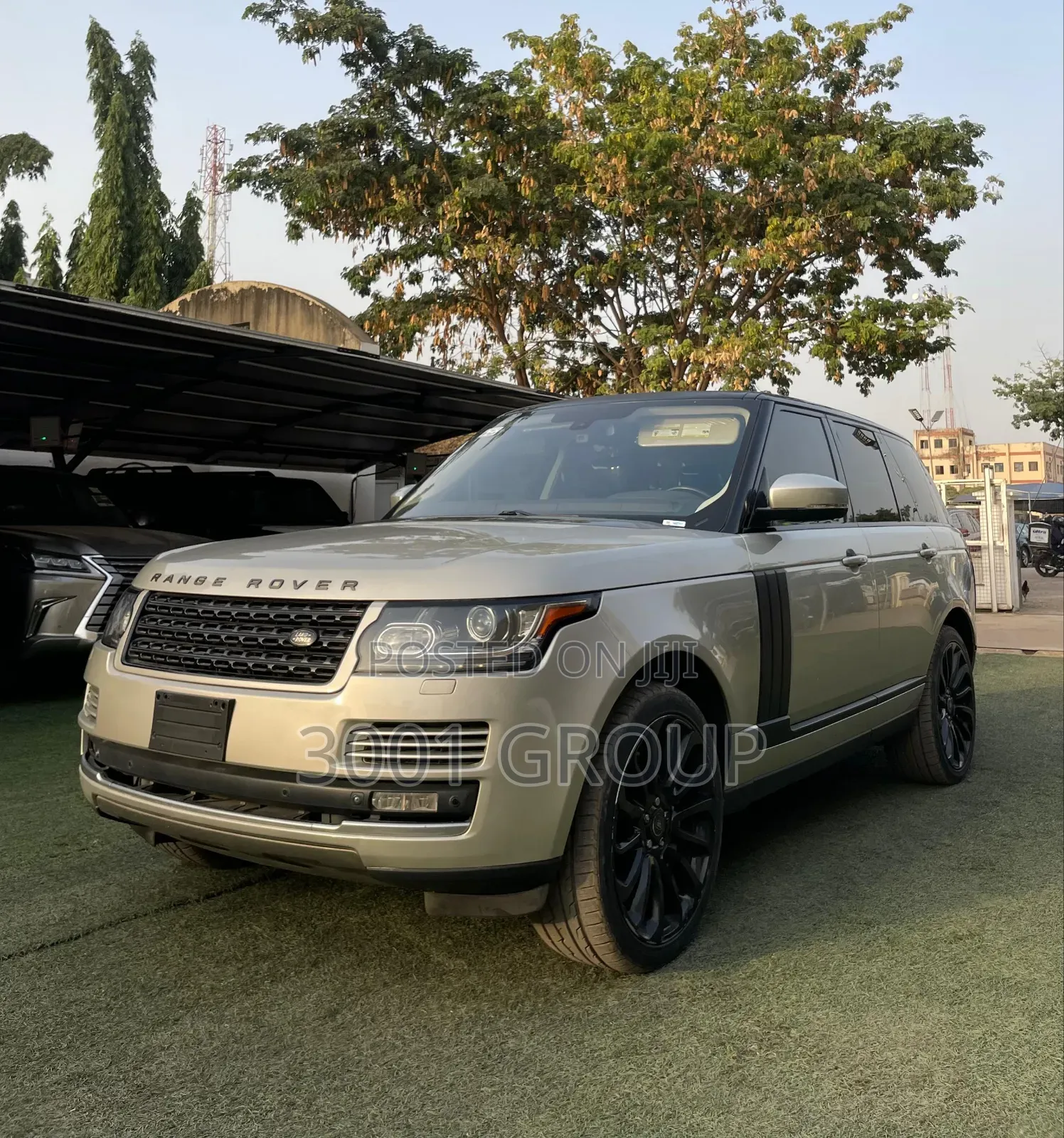 Land Rover Range Rover Vogue 2016 Gold