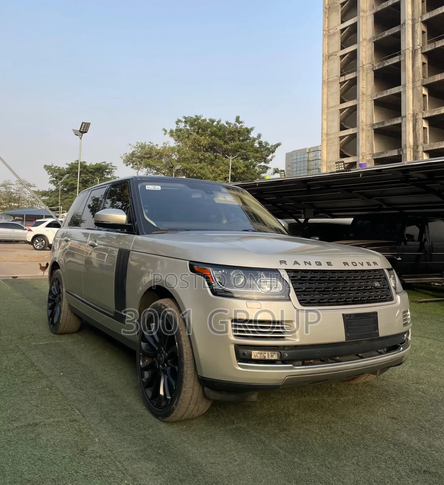Land Rover Range Rover Vogue 2016 Gold