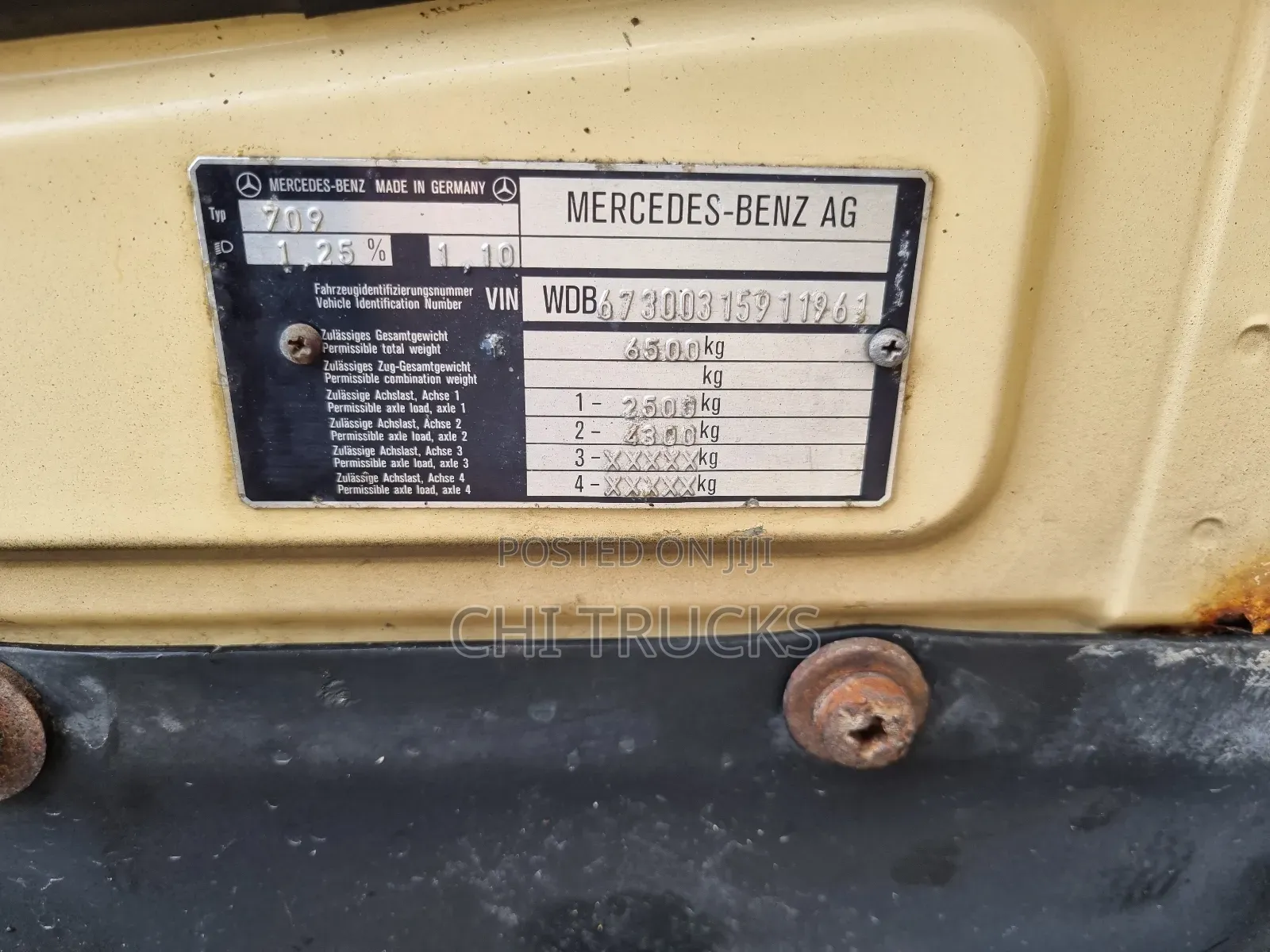 Mercedes Benz Pickup Truck [814]