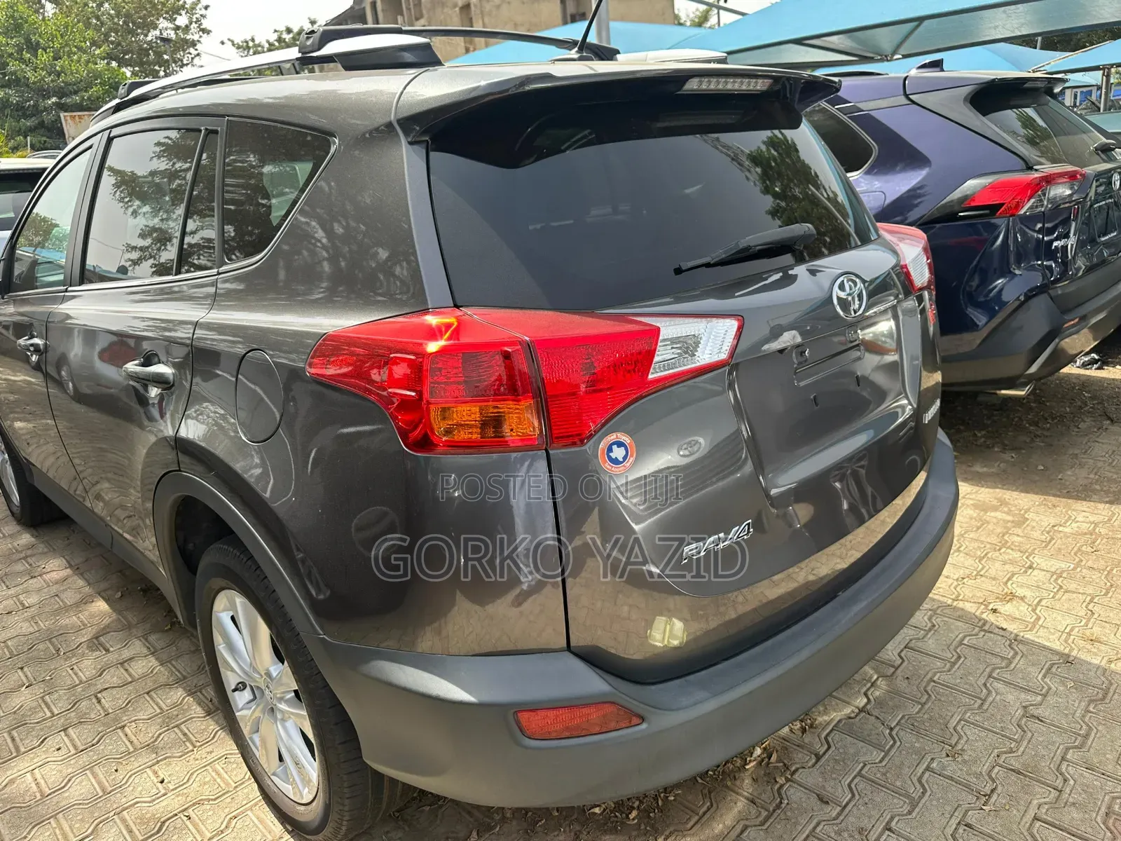 Toyota RAV4 Limited 4dr SUV AWD (2.5L 4cyl 6A) 2014 Gray