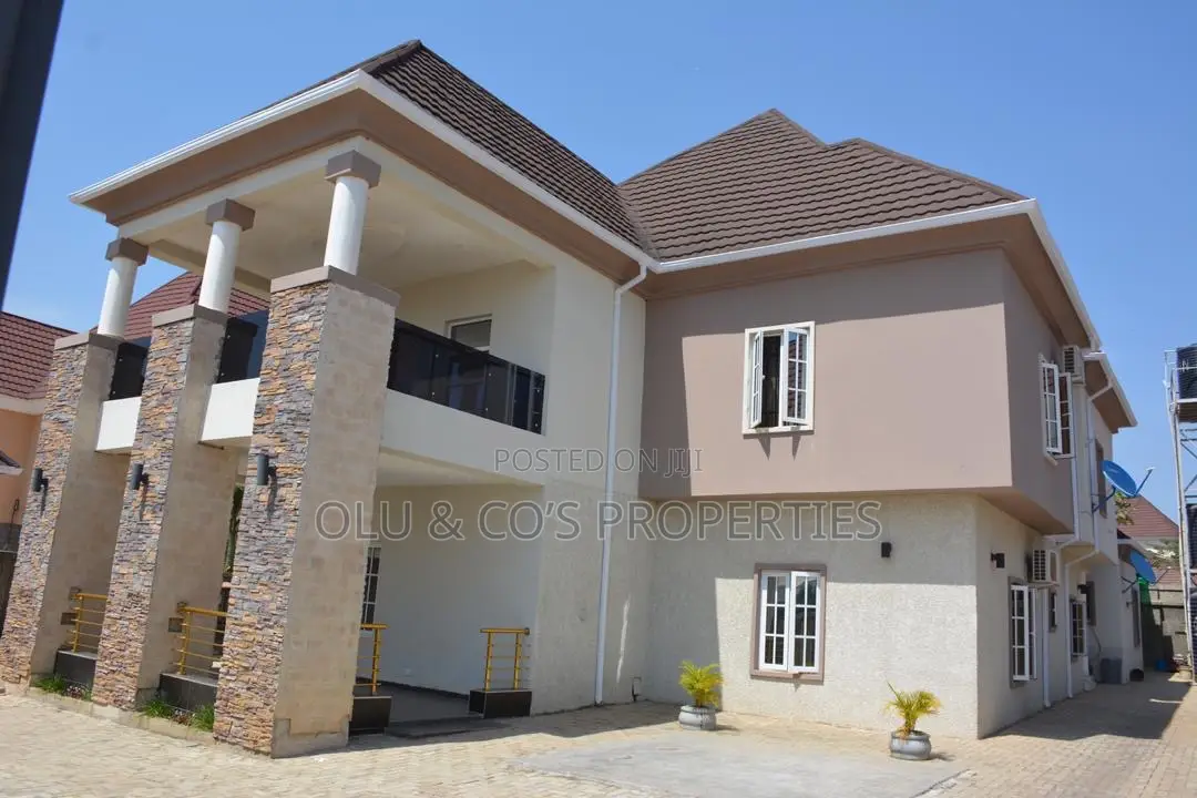 Furnished 5bdrm Duplex in Kings Court Estate, Life Camp for sale