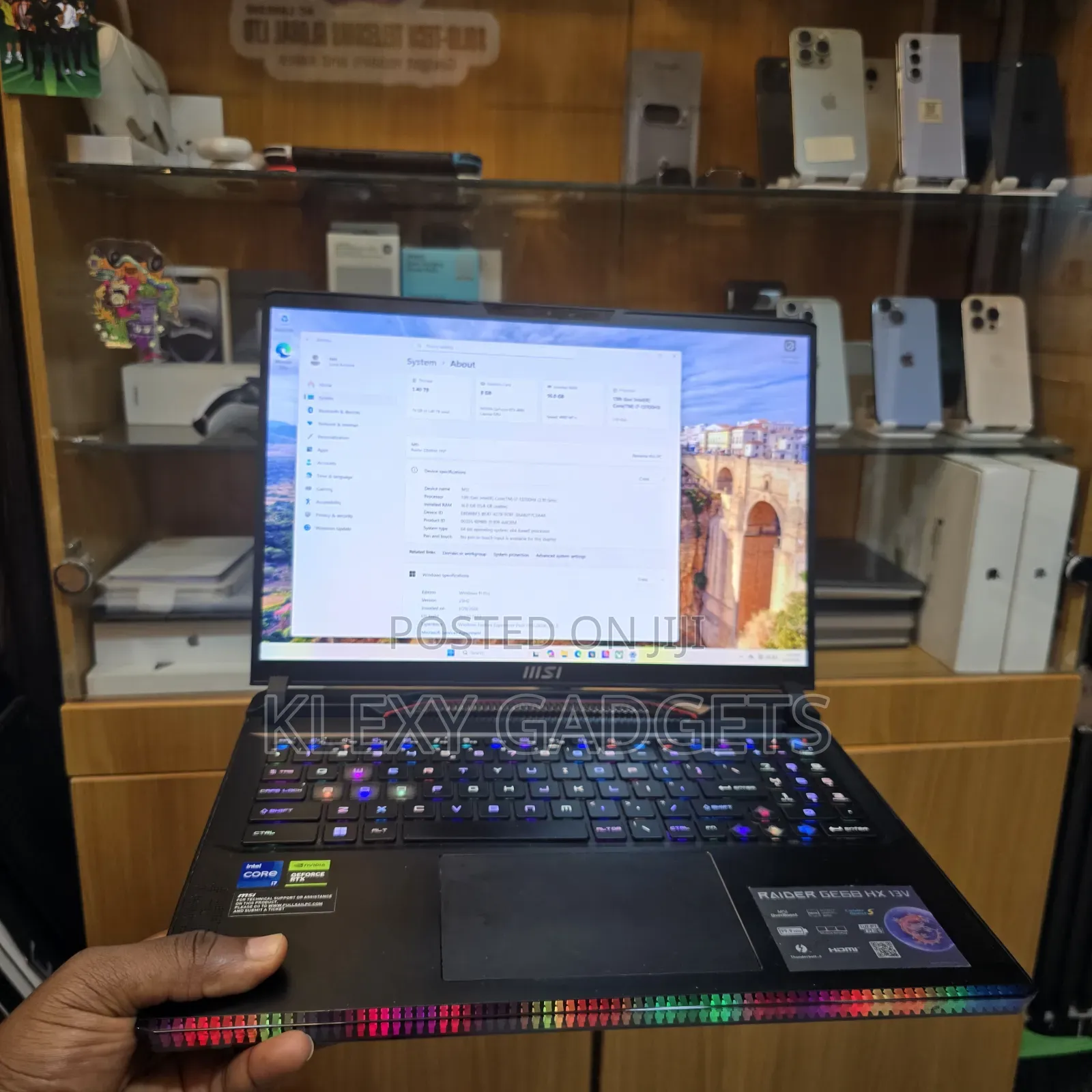 Laptop MSI Raider GE68HX 13VI-202US 16GB Intel Core i7 SSD 2T