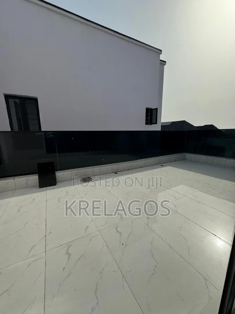 6bdrm Duplex in Orchid, Chevron for sale