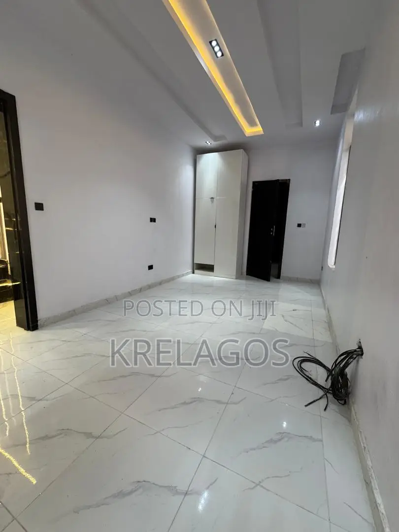 6bdrm Duplex in Orchid, Chevron for sale