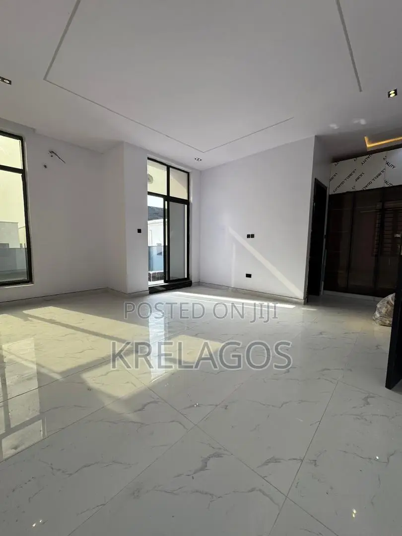 6bdrm Duplex in Orchid, Chevron for sale