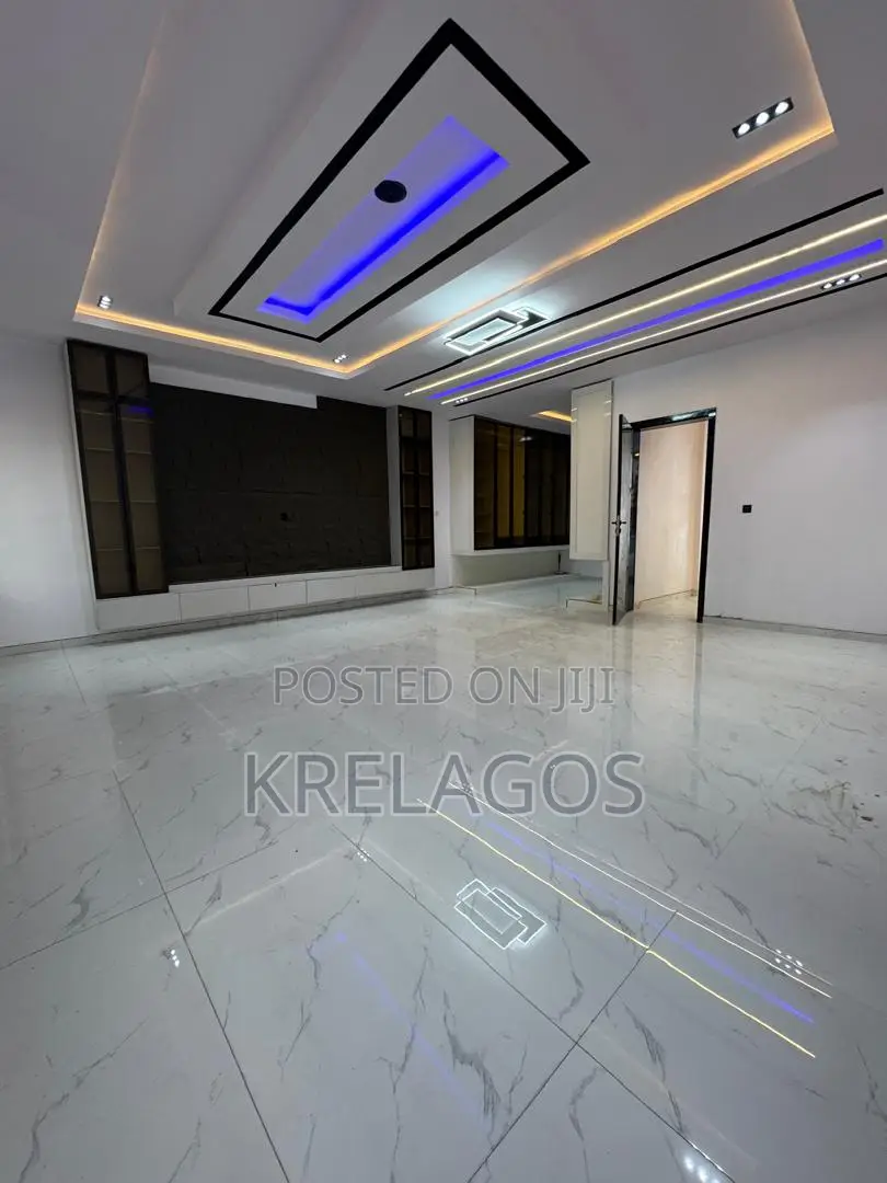 6bdrm Duplex in Orchid, Chevron for sale
