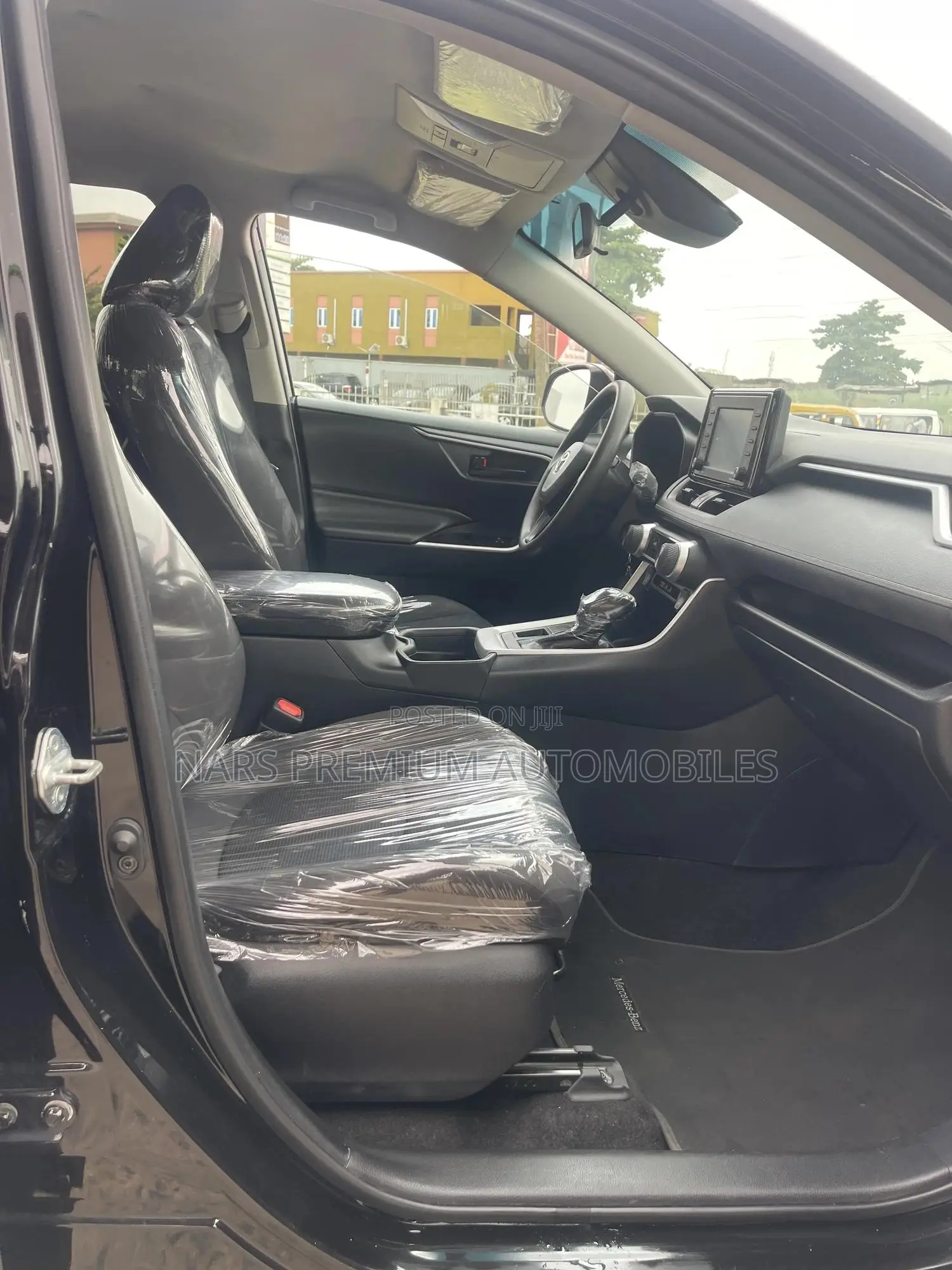 Toyota RAV4 LE 2021 Black