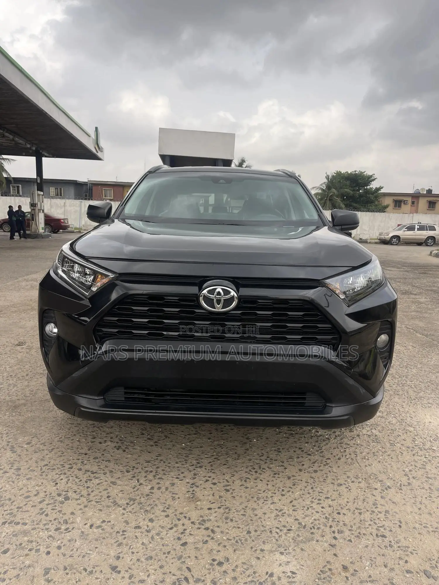 Toyota RAV4 LE 2021 Black