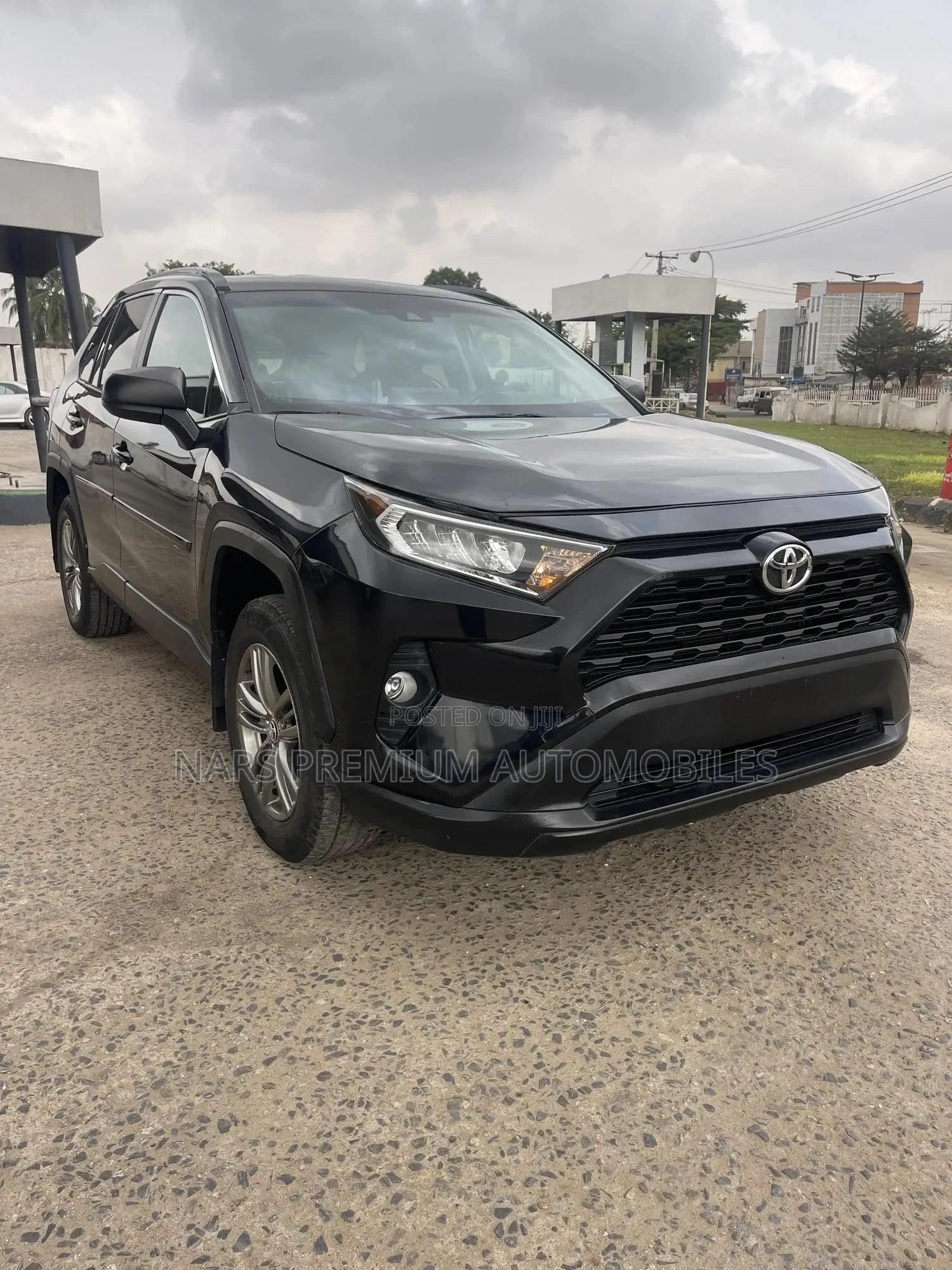 Toyota RAV4 LE 2021 Black