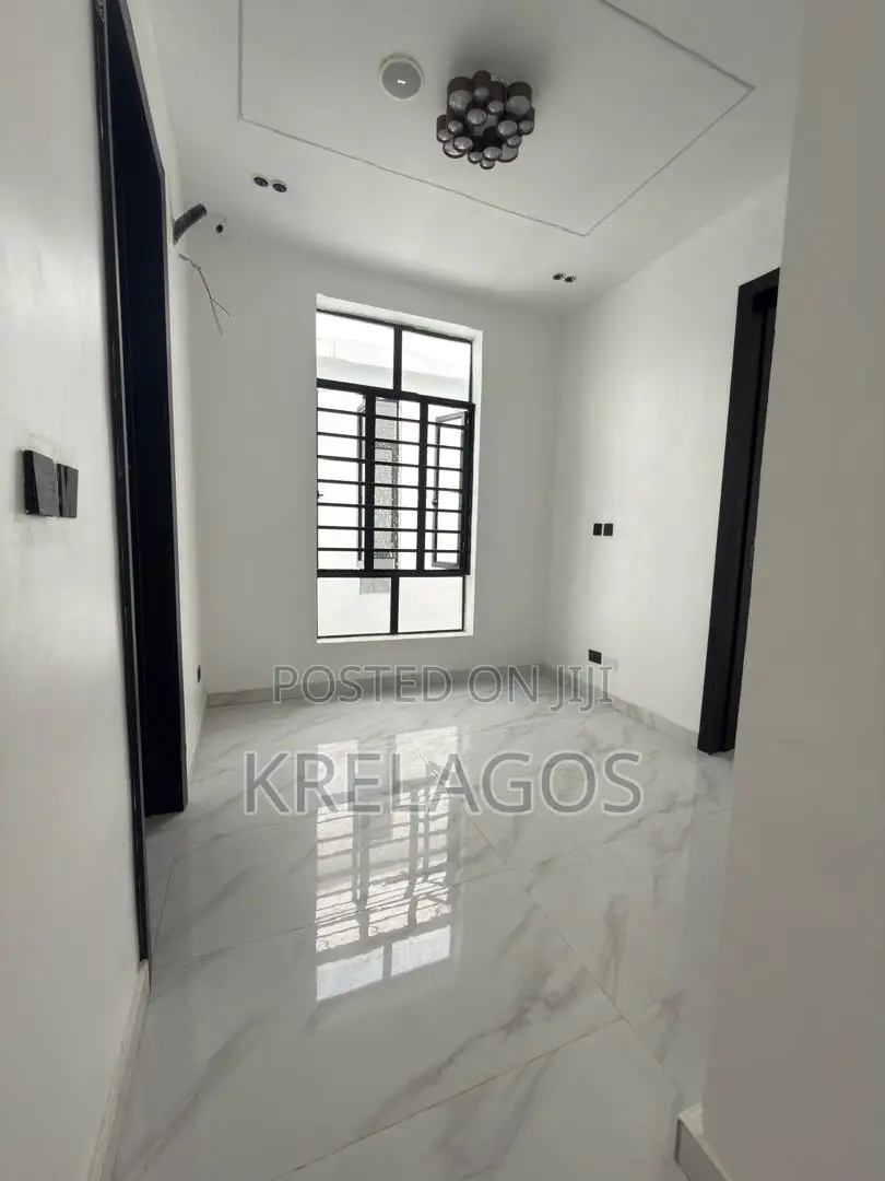 4bdrm Duplex in Orchid, Chevron for sale