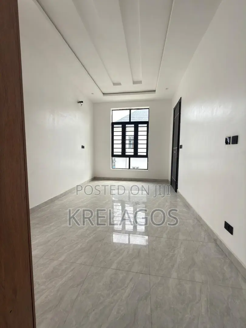 4bdrm Duplex in Orchid, Chevron for sale