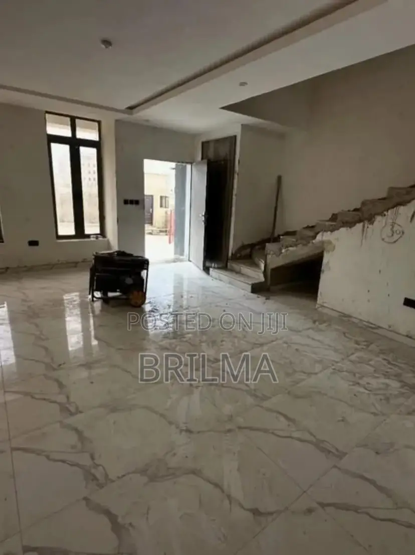 4bdrm Duplex in Life Camp for sale