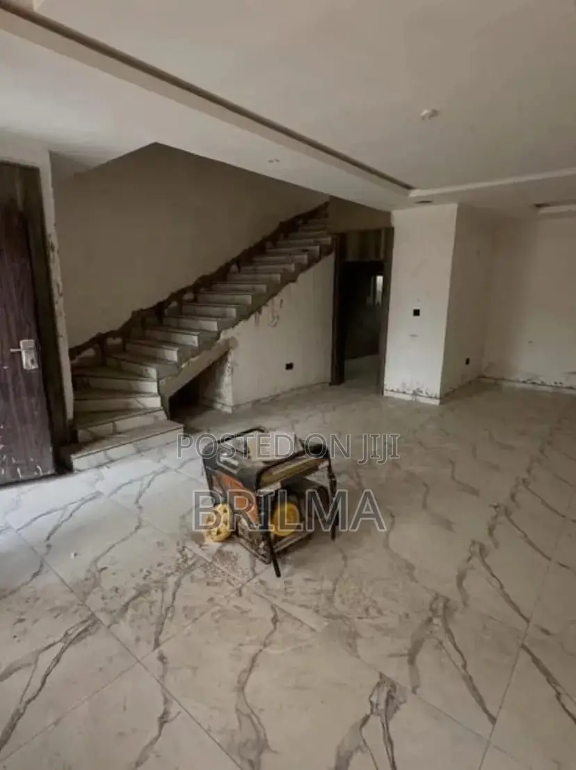 4bdrm Duplex in Life Camp for sale