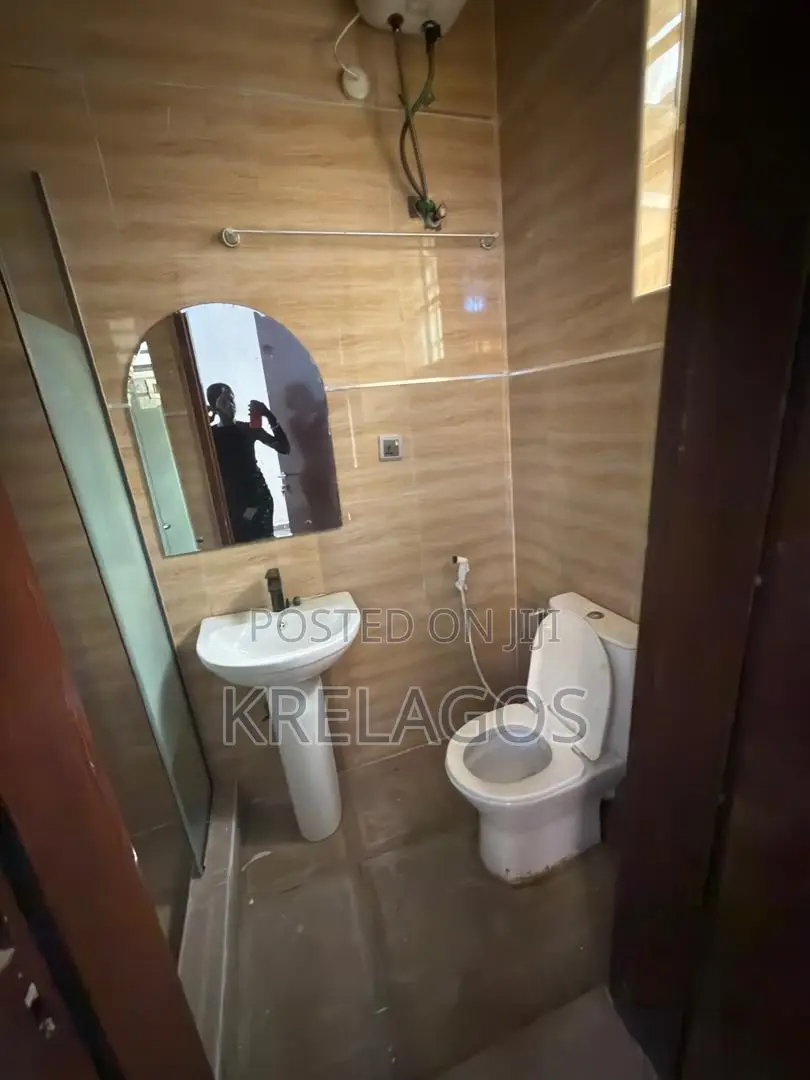 3bdrm Apartment in Chevron for rent