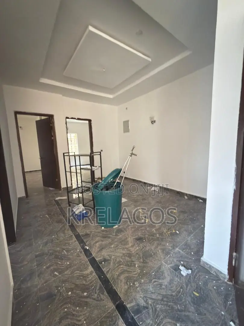 3bdrm Apartment in Chevron for rent