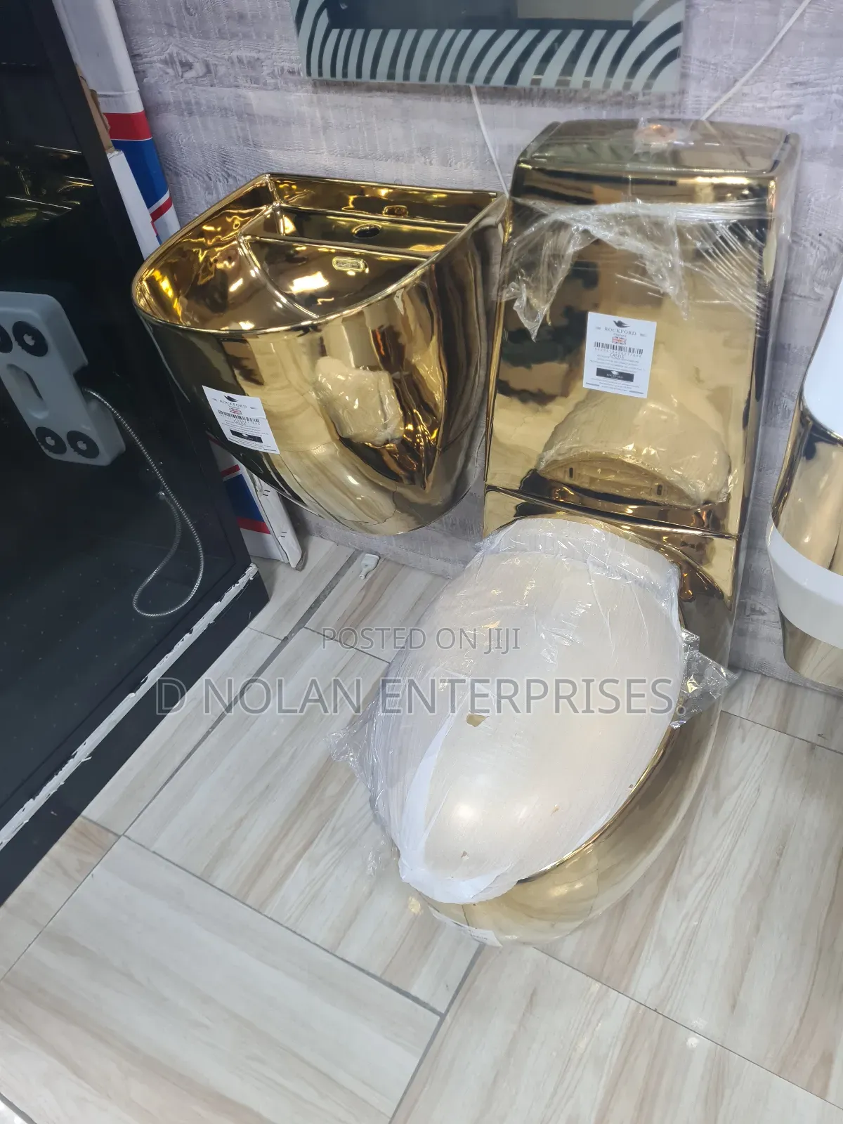 Rockford England Gold Set Water Closet