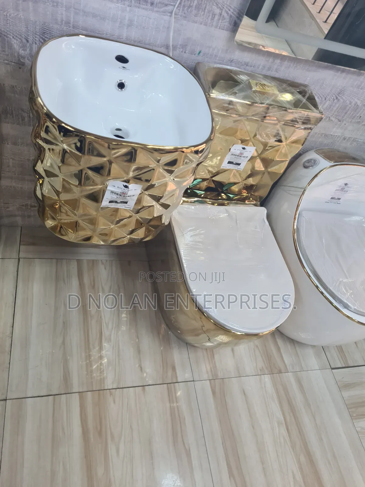 Rockford England Gold Set Water Closet