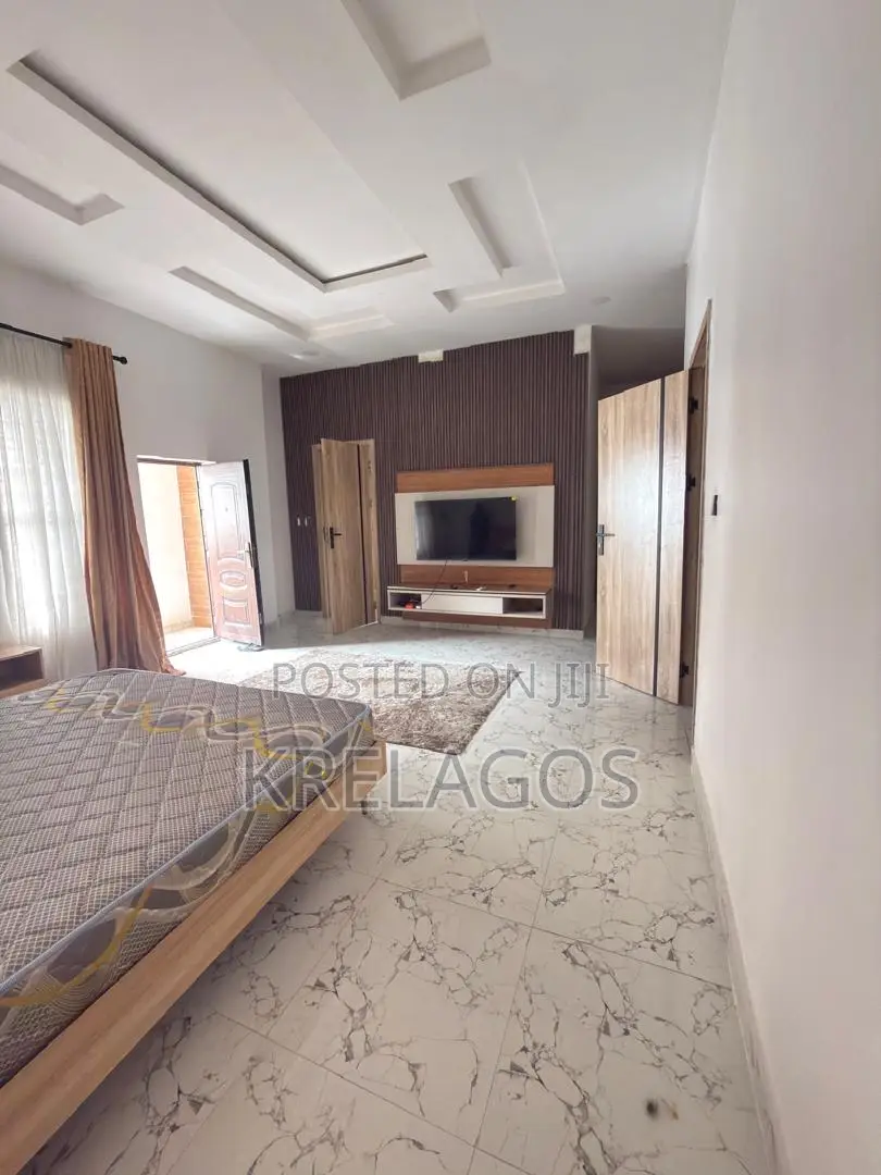 Furnished 4bdrm Duplex in Orchid, Chevron for rent