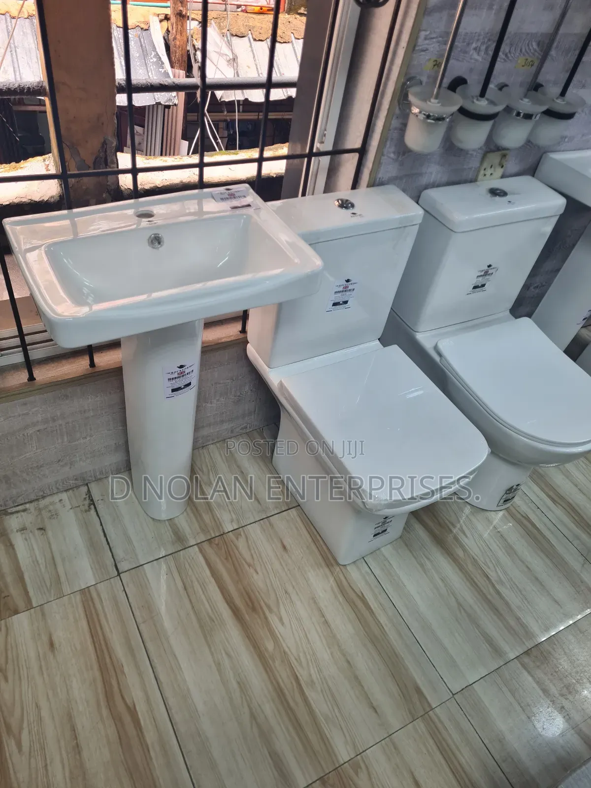 Rockford England Medium Set Water Closet