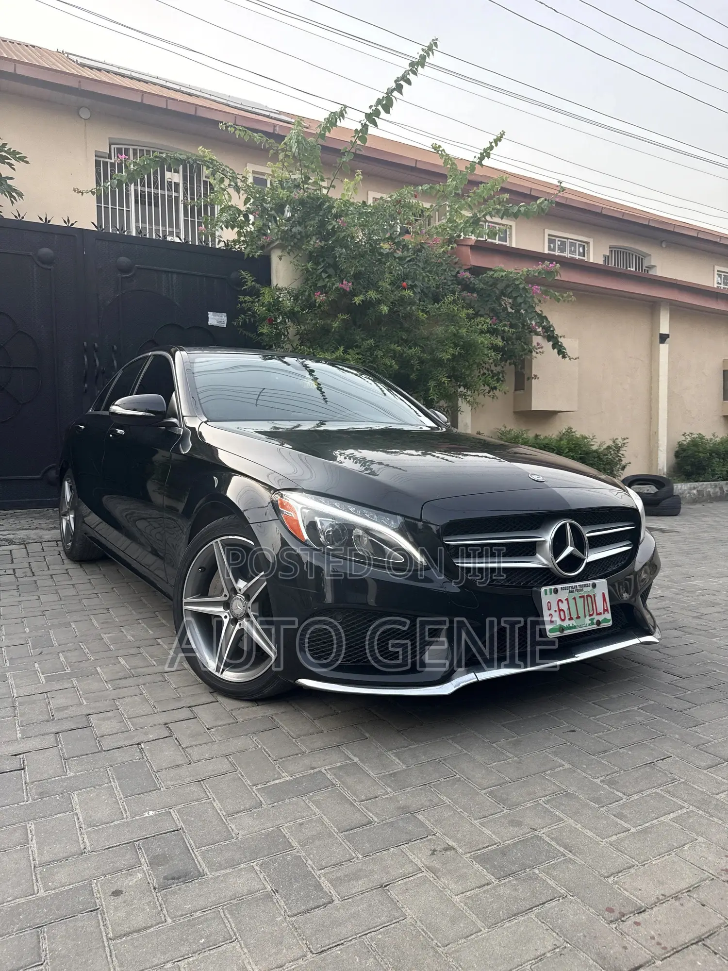 Mercedes-Benz C300 2016 Black