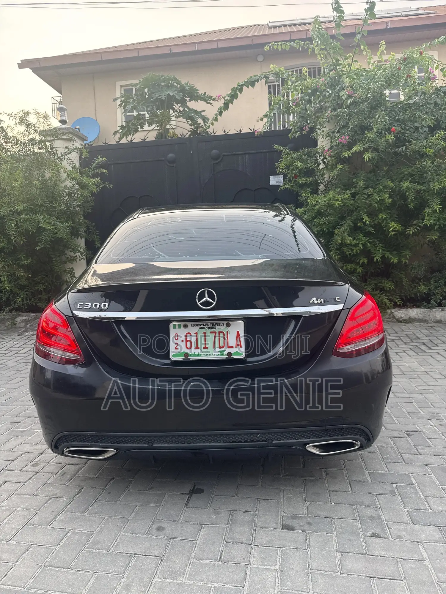 Mercedes-Benz C300 2016 Black