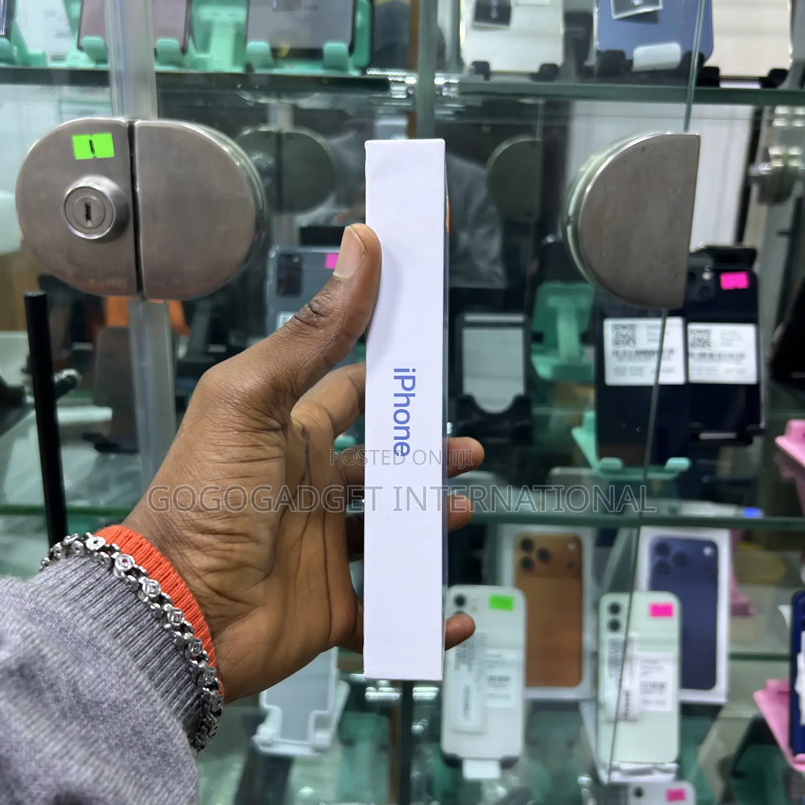 New Apple iPhone 16 Plus 128 GB Blue