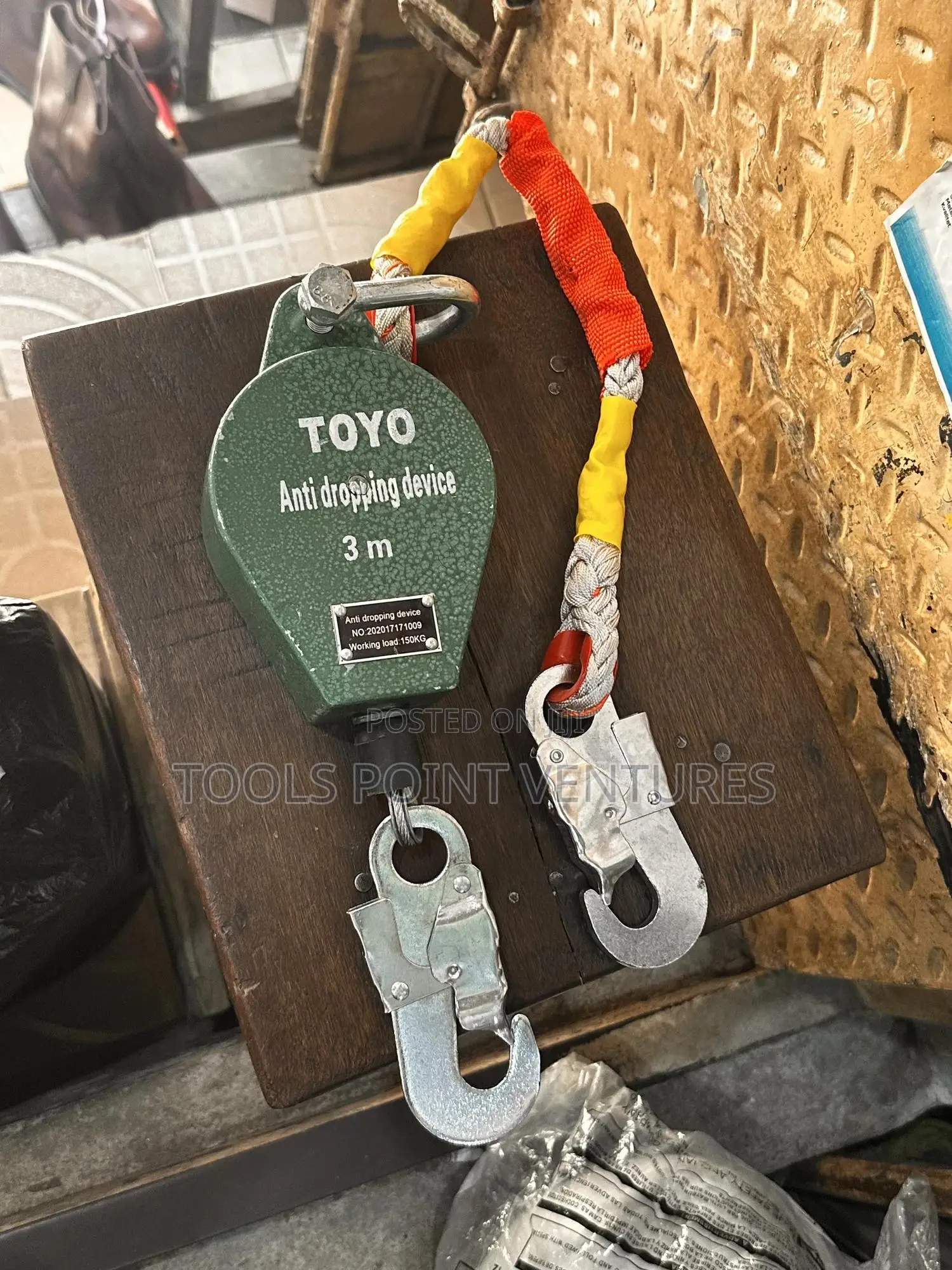 Fall Arrester/ Self-retracting Lifeline