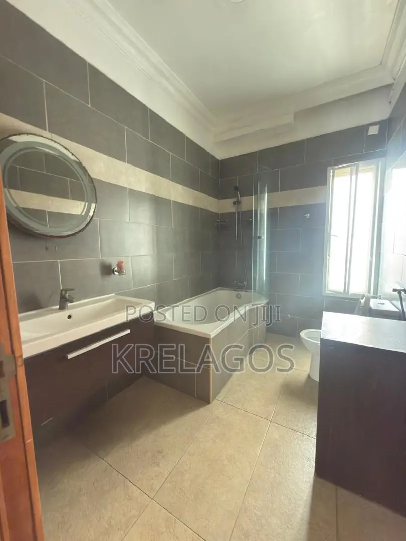 2bdrm Apartment in Victoria Island Extension for rent